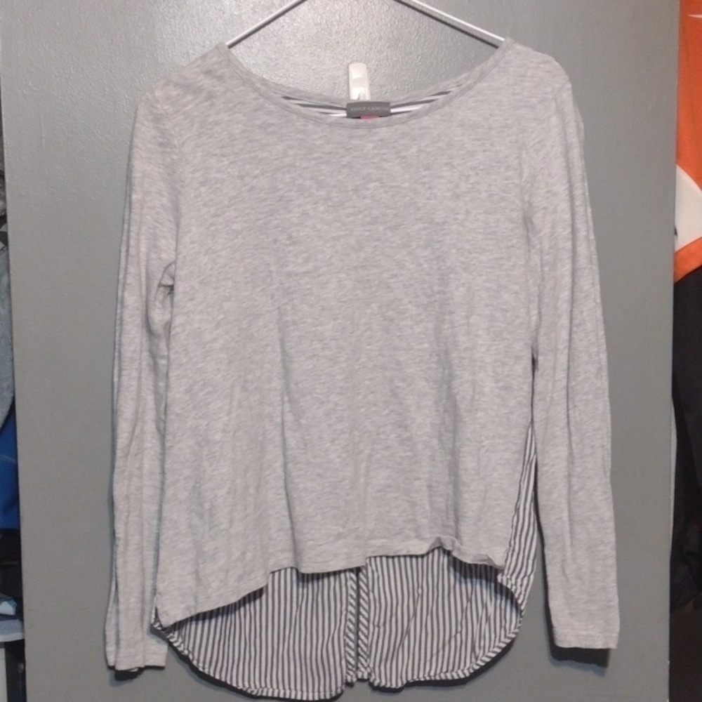 Vince camuto long sleeve gray high low shirts buttons up the back with pinstrip